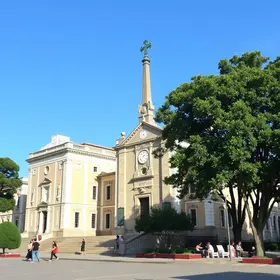 Praça Bom Jesus: história e atrações no coração de Anápolis