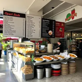 Opções de alimentação para quem visita o centro de Anápolis